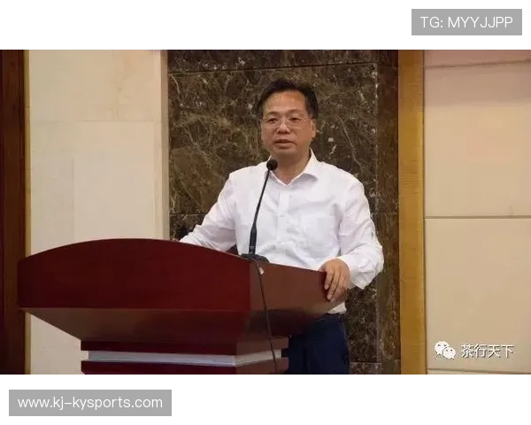 2026年游泳训练科研联盟发布夏季高温训练避险手册，高温游泳馆